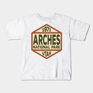 Arches National Park badge Kids T-Shirt